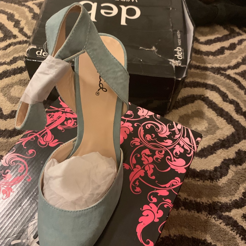 Heels - Picture 2 of 4